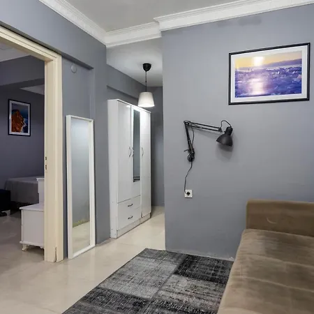 La Luna Suites *