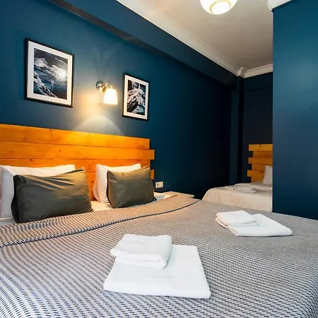Aparthotel La Luna Suites *