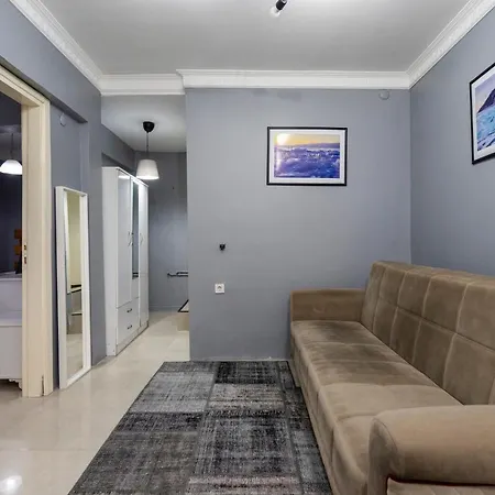 La Luna Suites *