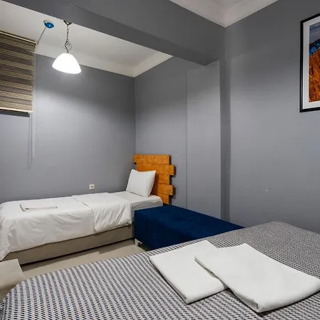 La Luna Suites Aparthotel