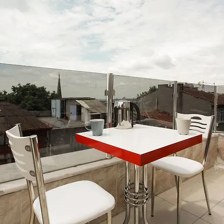 La Luna Suites Aparthotel